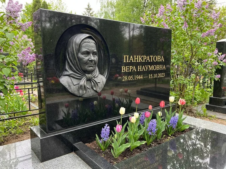 Памятник с барельефом — выполненная работа 26 в Ижевске