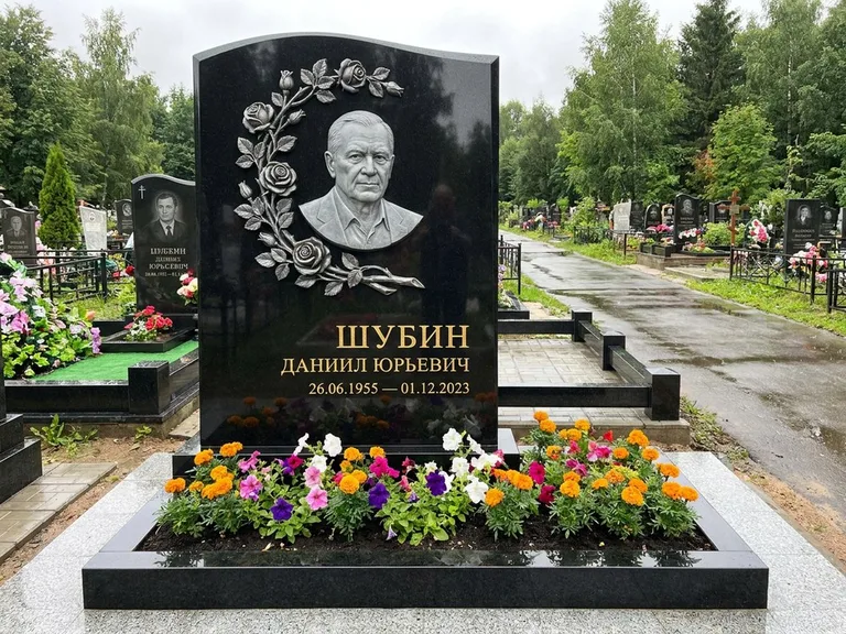Памятник с барельефом — выполненная работа 34 в Ижевске