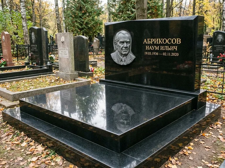 Памятник с барельефом — выполненная работа 37 в Ижевске