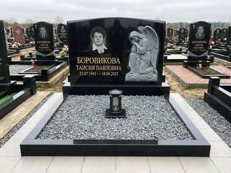 Памятник с барельефом — выполненная работа 38 в Ижевске