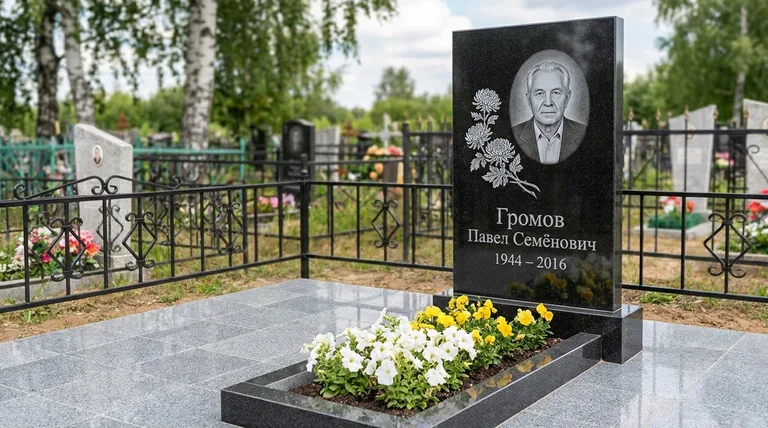 Памятник с гравировкой хризантем — выполненная работа «Громов» в Ижевске