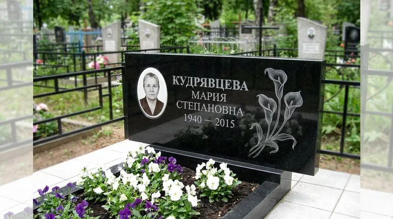 Памятник с гравировкой калл — выполненная работа «Кудрявцева» в Ижевске