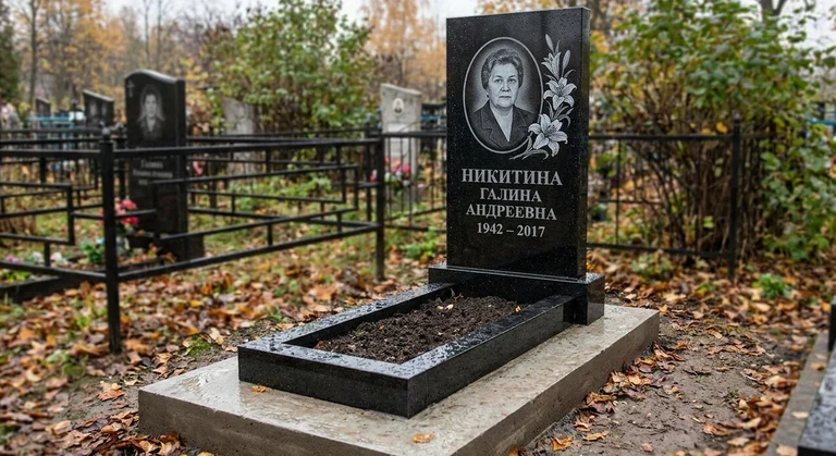 Гравировка лилий на памятник в Ижевске — пример работы на граните