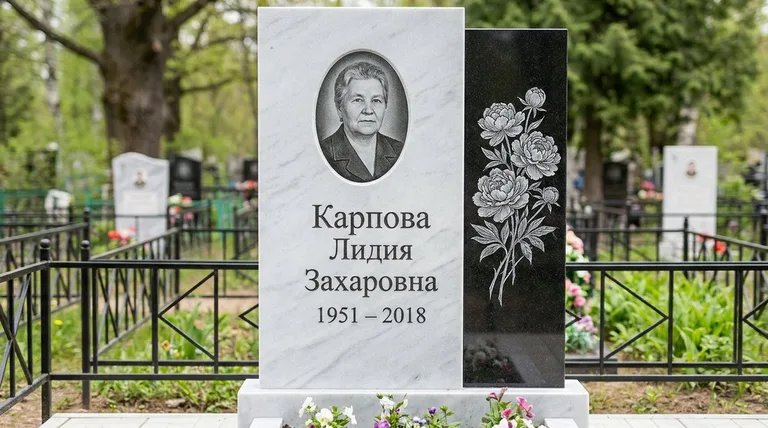 Памятник с гравировкой пионов — выполненная работа «Карпова» в Ижевске