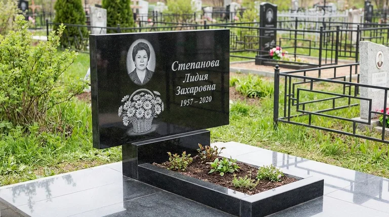 Памятник с гравировкой ромашек — выполненная работа «Степанова» в Ижевске