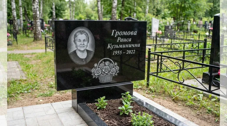 Памятник с гравировкой роз — выполненная работа «Громова» в Ижевске