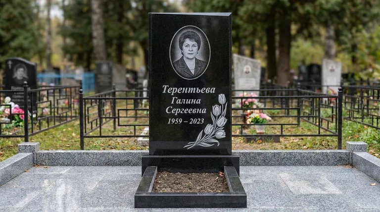 Памятник с гравировкой тюльпанов — выполненная работа «Терентьева» в Ижевске