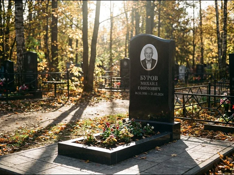 Овальный керамический портрет — установленная работа в Ижевске