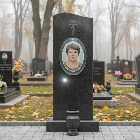Овальный портрет на стекле 240×300 мм на памятнике в Ижевске