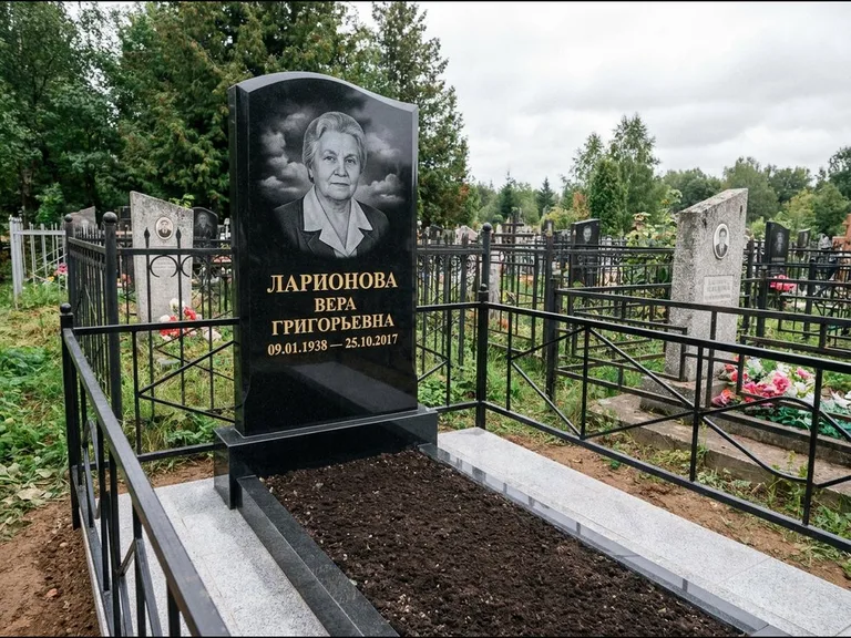 Гравировка портрета на чёрном граните — выполненная работа 16 в Ижевске