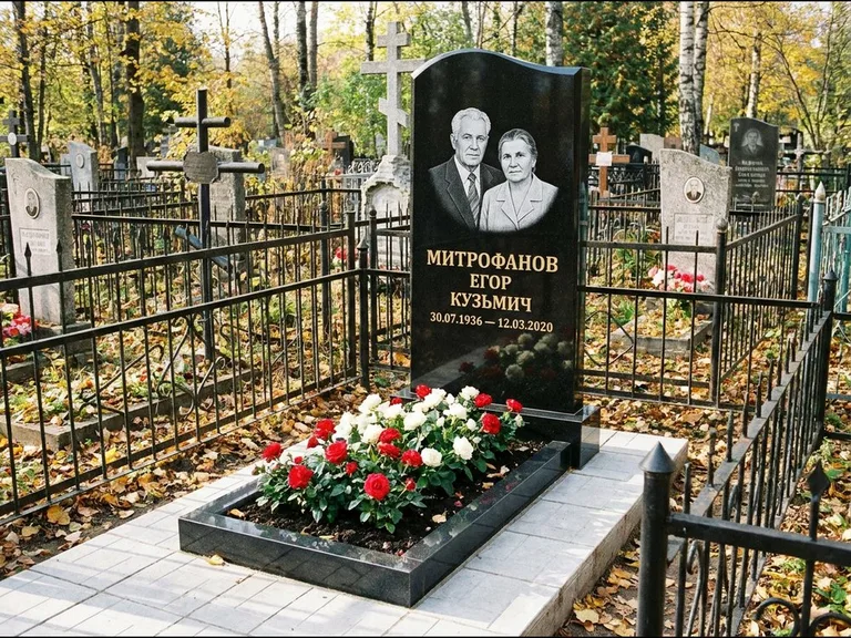 Гравировка портрета на чёрном граните — выполненная работа 17 в Ижевске