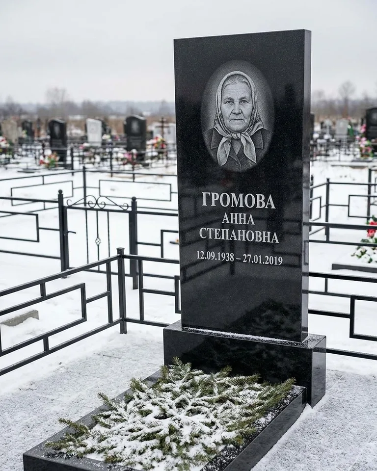 Простой вертикальный памятник под ключ зимой в Ижевске