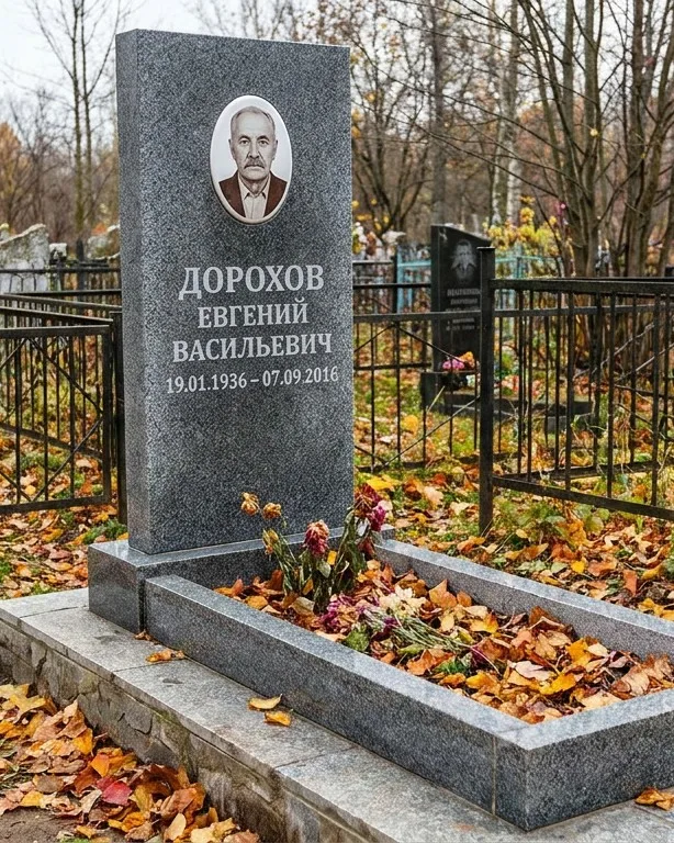 Памятник под ключ с двумя гранитными вазами в Ижевске