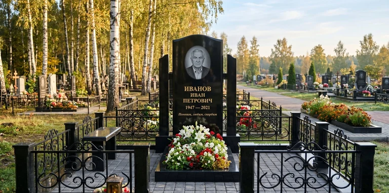 Установка памятника на могилу под ключ в Ижевске — гранитный мемориальный комплекс, ограда, плитка, благоустройство