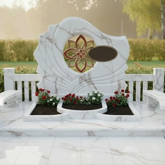 Гранитный памятник с волнами и круглым отверстием, мрамор Тассос