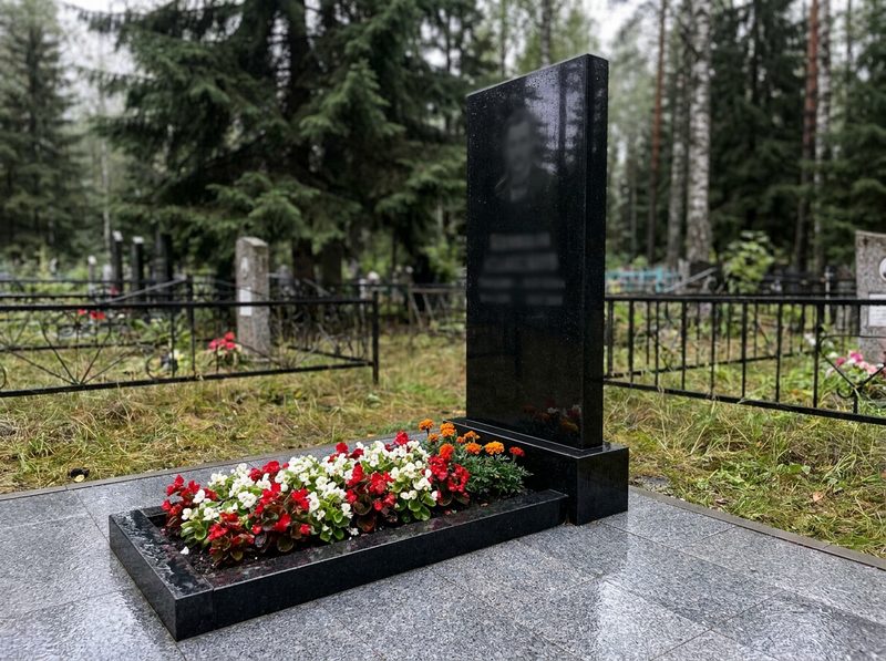 Уборка могилы в Ижевске — пример 4